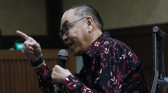 Sidang Kasus Suap PLTU Riau-1 Mendengarkan Keterangan Terdakwa Johannes Budisutrisno