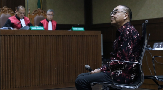 Sidang Kasus Suap PLTU Riau-1 Mendengarkan Keterangan Terdakwa Johannes Budisutrisno