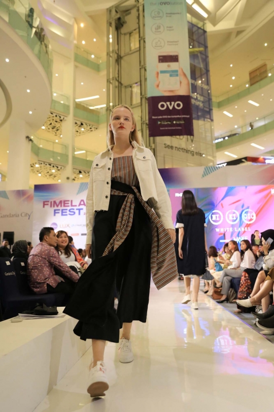 Melihat Para Model Pamerkan Koleksi Busana Fashion di Fimela Fest 2018