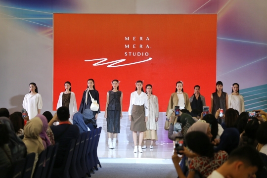 Koleksi Indonesia INIFD 2 dan Mera Mera Studio Tampil di Catwalk Fimela Fest 2018