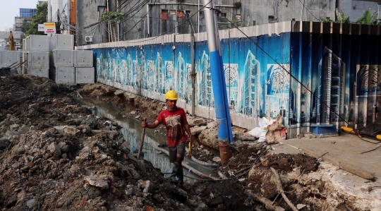 Antisipasi Banjir, Saluran Air di Jalan Hayam Wuruk Diperbaiki