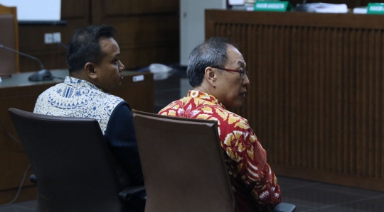 Sidang Korupsi e-KTP, Irvanto dan Made Oka Bacakan Nota Pembelaan