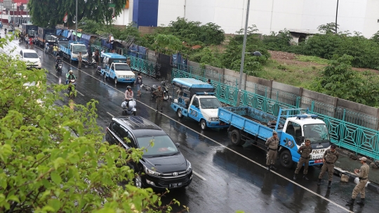 Dijaga Satpol PP, Kawasan Senen Bebas PKL