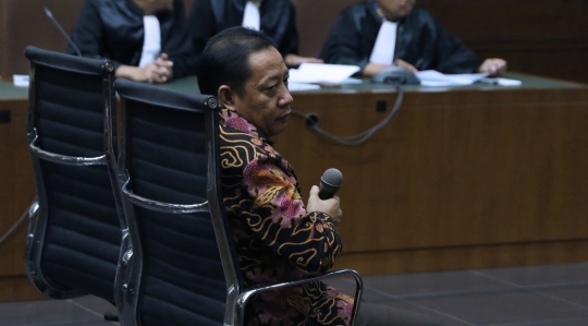 Mantan Bupati Kepulauan Sula Jalani Sidang Dakwaan