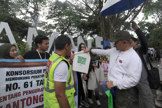 Wali Kota Bogor Sosialisasikan Pengurangan Kantong Plastik