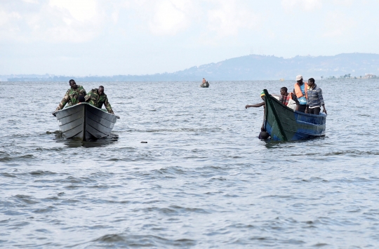 Kapal Terbalik di Danau Uganda, 10 Tewas