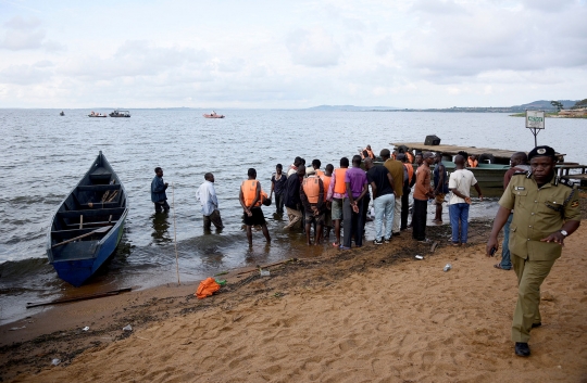 Kapal Terbalik di Danau Uganda, 10 Tewas