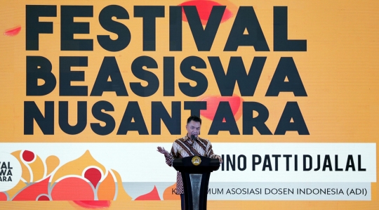 Pukul Gong, Wakil Ketua DPD Buka Festival Beasiswa Nusantara
