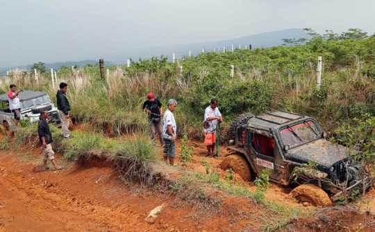 Keseruan Para Jurnalis Saat Kegiatan Fastron Weekend Drive