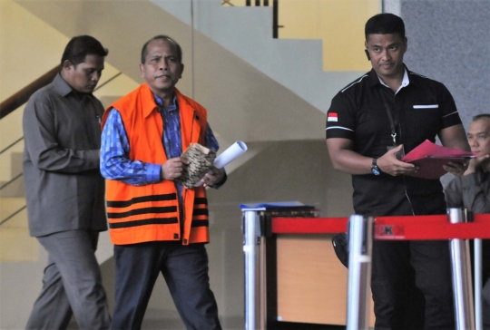 KPK periksa Pasiruddin Daulay terkait suap APBD Sumut