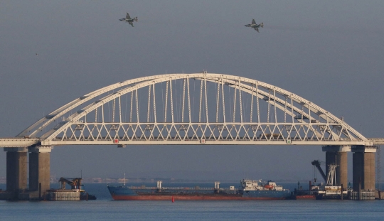 Memanas, Rusia Kerahkan Jet Tempur di Perbatasan Ukraina