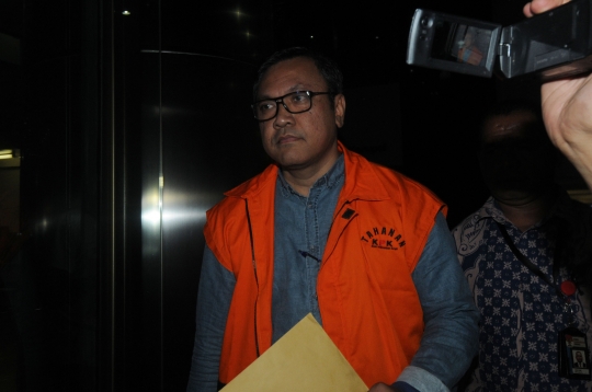Bupati Pakpak Bharat Usai Jalani Pemeriksaan di Gedung KPK