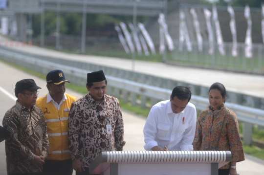 Jokowi Resmikan Tol Sragen-Ngawi