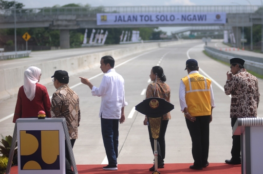 Jokowi Resmikan Tol Sragen-Ngawi