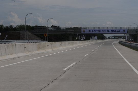 Penampakan Tol Sragen-Ngawi Usai Diresmikan Jokowi