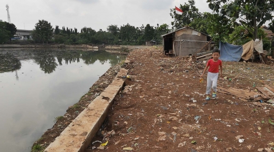 Banyak Sampah, Situ Pedongkelan Keluarkan Aroma Tak Sedap