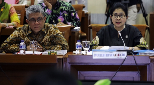 Menkes Hadiri Rapat Bahas RUU Kebidanan di DPR