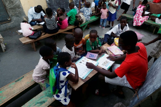 Potret Anak-anak Ghana Tuntut Ilmu di Sekolah Jalanan