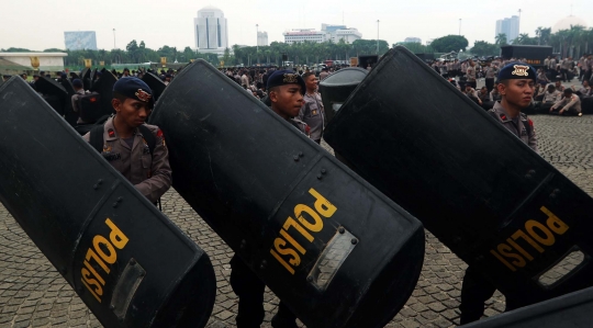 50.000 Prajurit Gabungan TNI-Polri Apel Kesiapan Natal dan Tahun Baru di Monas