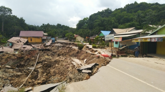 Ngeri, Begini Kerusakan Akibat Tanah Ambles di Kutai Kartanegara