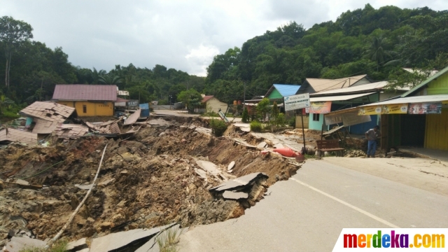 Foto : Ngeri, Begini Kerusakan Akibat Tanah Ambles Di Kutai Kartanegara ...