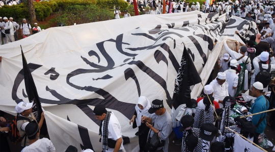 Melihat Aksi Reuni 212 di Monas