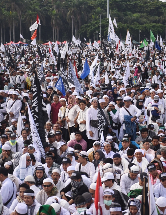 Melihat Aksi Reuni 212 di Monas