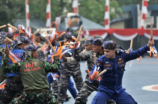 Atraksi Anggota Polairud meriahkan Perayaan HUT ke-68 Korpolairud