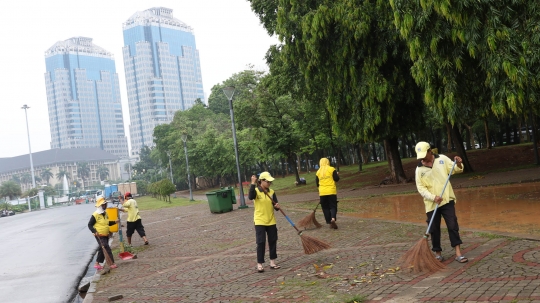 Kawasan Monas Kembali Bersih Pasca Reuni 212