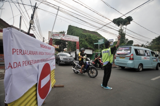 Penutupan Jalan Otista III untuk Proyek Sodetan Ciliwung