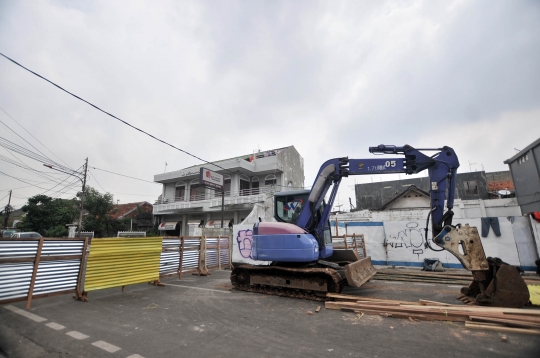 Penutupan Jalan Otista III untuk Proyek Sodetan Ciliwung