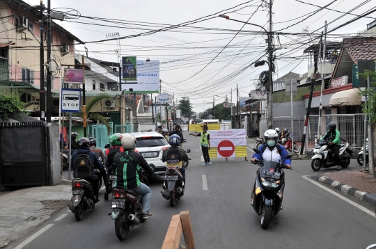 Penutupan Jalan Otista III untuk Proyek Sodetan Ciliwung