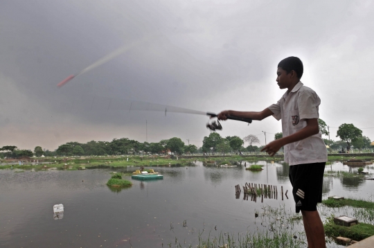 Masuk Musim Hujan, Ratusan Makam di TPU Semper Terendam Banjir