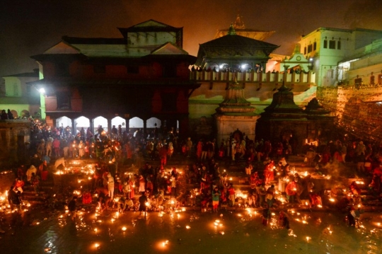 Begini Cara Umat Hindu Nepal Mengingat Keluarga Lewat Festival Bala Chaturdashi