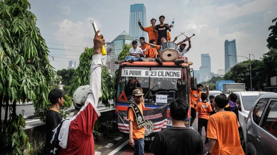 Puluhan Ribu Jakmania Serbu Gelora Bung Karno
