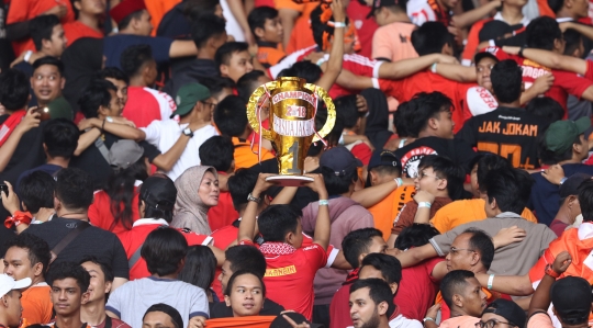 Semangat Jakmania Dukung Persija Raih Juara