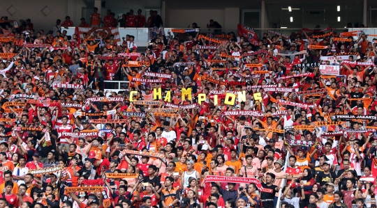 Semangat Jakmania Dukung Persija Raih Juara