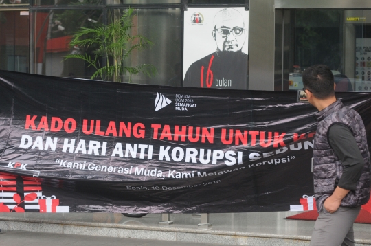Hari Anti Korupsi Sedunia, BEM KM Universitas Gadjah Mada Berikan Kado ke KPK