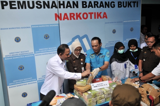 Kepala BNN Musnahkan 48 Kg Sabu dan 229 Kg Ganja