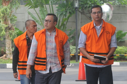 KPK Periksa Tiga Tersangka Kasus Suap