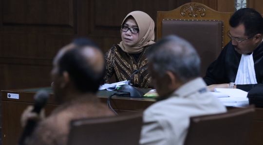 Ekspresi Eni Maulani Saragih Saat Jalani Sidang Lanjutan