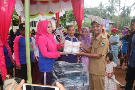 Istri Bupati Pesisir Selatan Gelar Kuliah Lapangan Bersama Mahasiswa Kedokteran