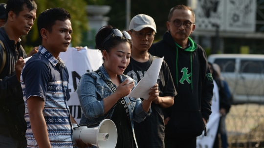 Keluarga Korban Lion Air JT 610 Desak Pemerintah Lanjutkan Pencarian