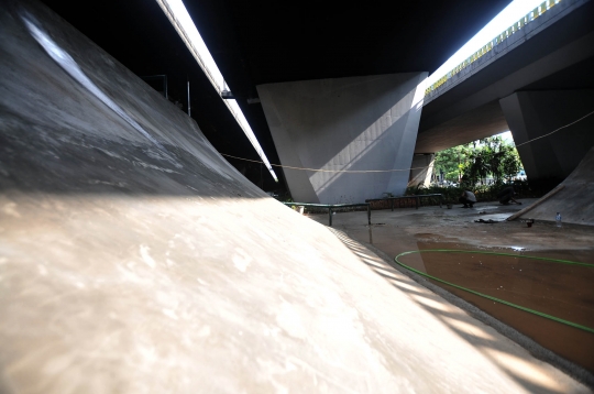 Menengok Pembangunan Skate Park di Kolong Flyover Slipi