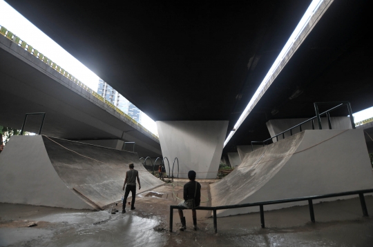 Menengok Pembangunan Skate Park di Kolong Flyover Slipi