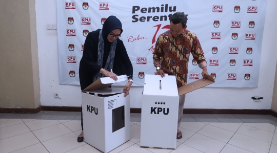 Ini Contoh Kotak Suara Pemilu Serentak 2019