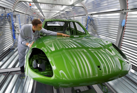 Melihat Pembuatan Mobil Mewah Porsche Macan di Jerman