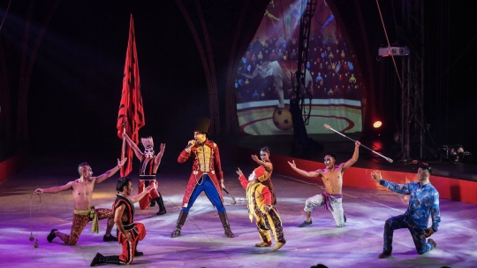Menyaksikan Pertunjukan Sirkus The Great 50 Show di GBK