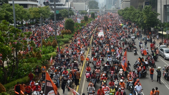 Pawai Persija Juara, Lautan Jakmania 'Oranyekan' Jalanan Protokol Ibu Kota