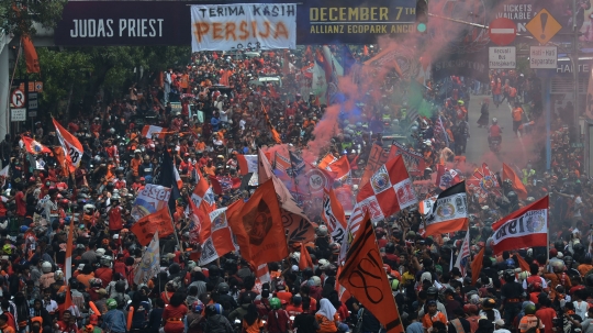 Pawai Persija Juara, Lautan Jakmania 'Oranyekan' Jalanan Protokol Ibu Kota